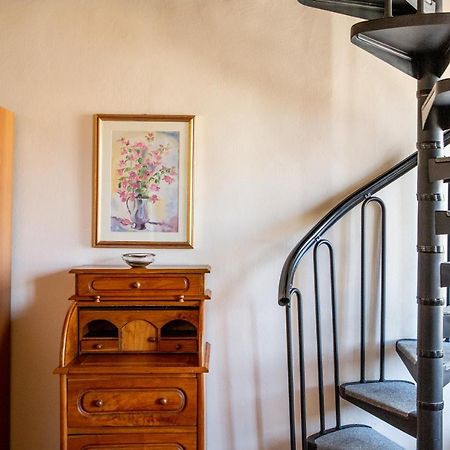 Tranquil Suite Near David Florenz Exterior foto
